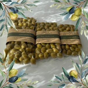 Zachte, koudgeperste groene olijven uit Halkidiki verpakt in herbruikbare zakken, direct van de regio. Gemaakt van premium kwaliteit olijven, ideaal voor een gezonde mediterrane snack of als topping.