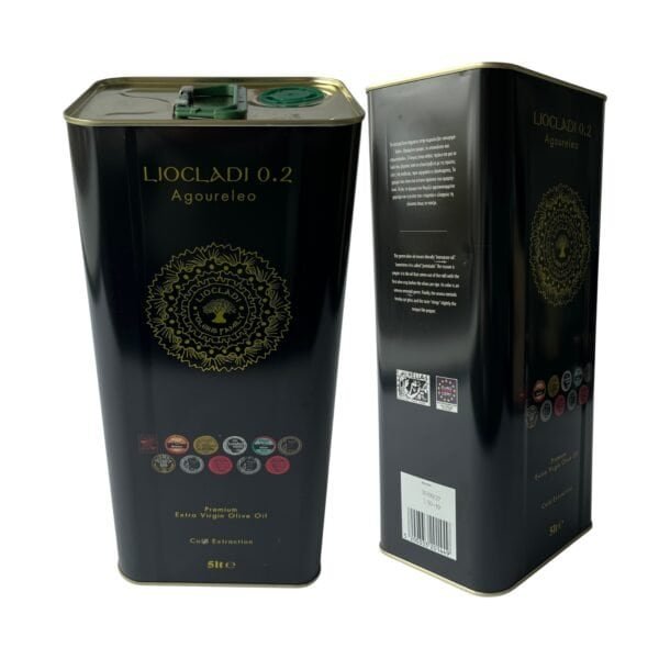 - Zwart blikje met gouden details voor premium Griekse olijfolie uit Halkidiki, koudgeperst, verpakt in een elegante metalen verpakking.