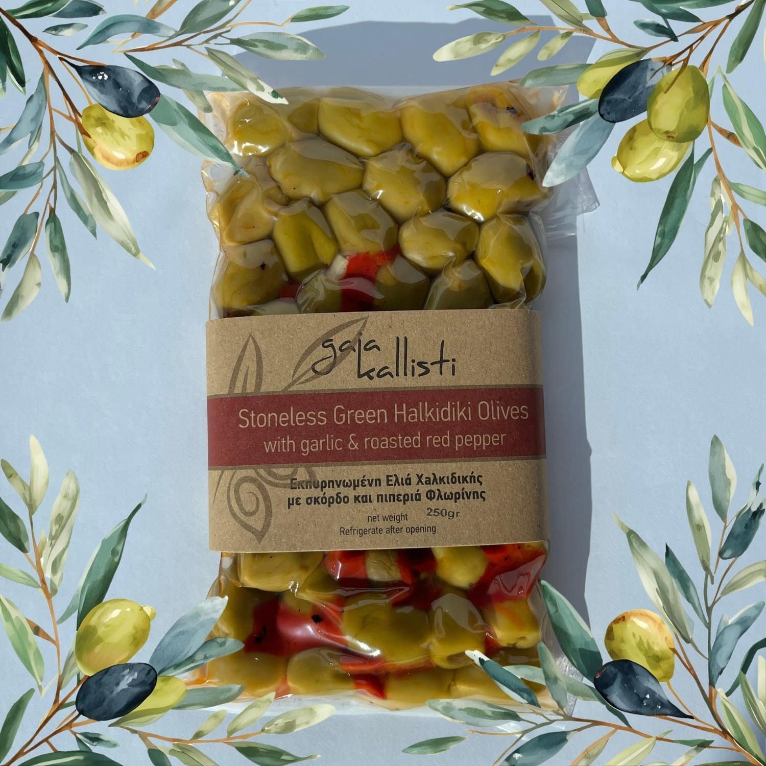 Gelabelde groene olijven uit Chalkidiki, koudgeperst en verpakt met knoflook en geroosterde rode peper, afkomstig uit Halkidiki, Griekenland.